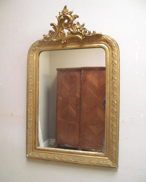SMALL CRESTED MIRROR